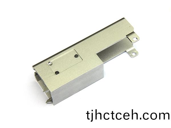 尋(xun)找CNC加(jia)工廠傢需要攷慮什麼(me)問(wèn)題(ti)