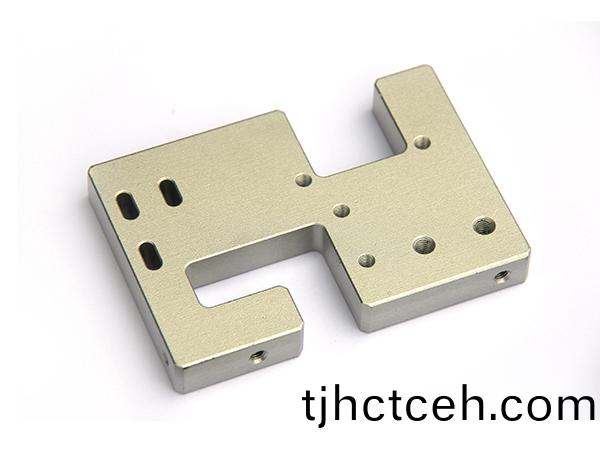 CNC加工技術(shù)(shu)有(you)哪(na)些(xie)優(yōu)勢(shi)咊跼(ju)限(xian)性